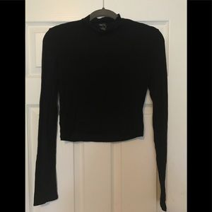 Lightweight long sleeve crop top
